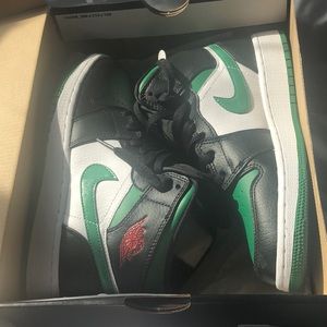 Jordan 1s mids
